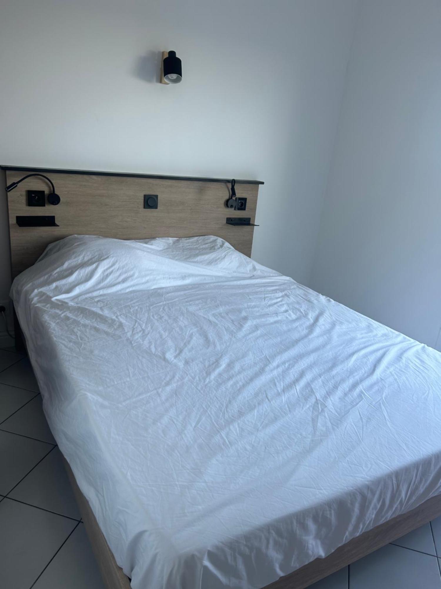 Appartement Traversant Vue Mer Et Etang Моґійо Екстер'єр фото