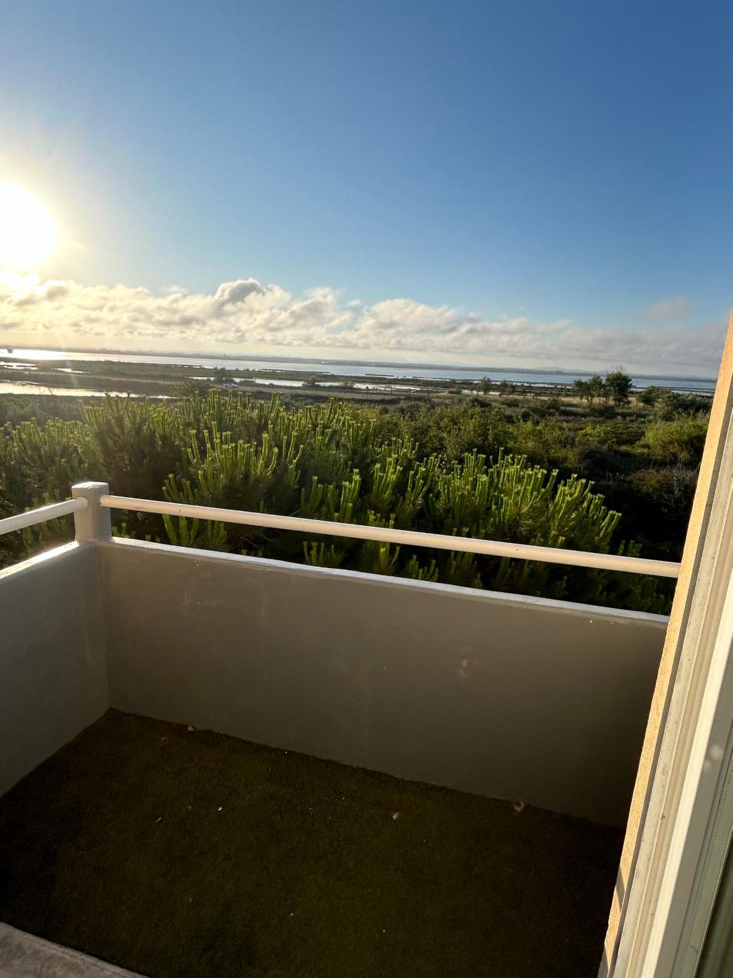 Appartement Traversant Vue Mer Et Etang Моґійо Екстер'єр фото